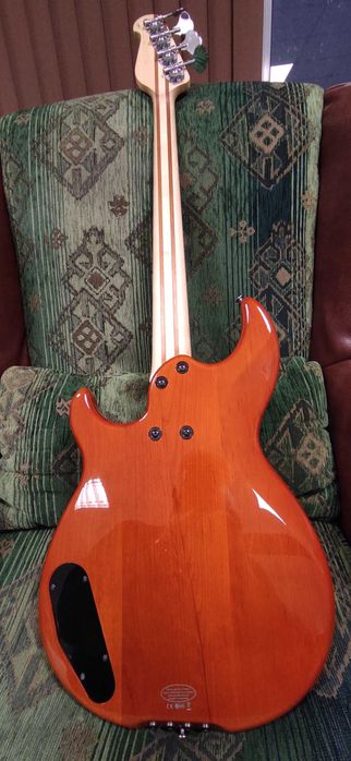Бас китара YAMAHA BB 1024
