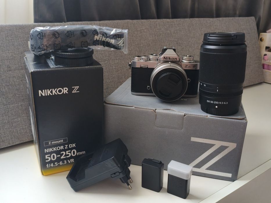 Nikon Z fc + Obiectiv 16-50mm + Obiectiv 50-250mm