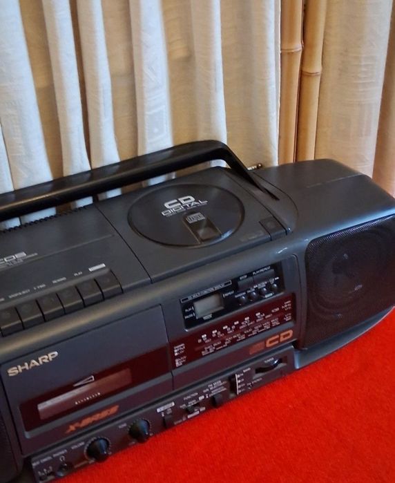 Radio-Casette Sharp.