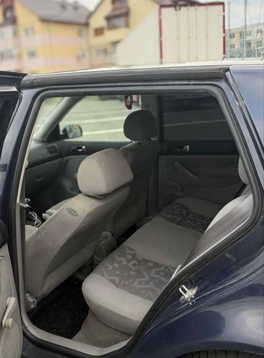 Vând Golf 4, 1.6 benzină