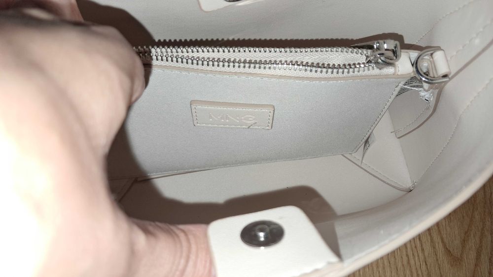 дамска чанта MANGO - неразличима от нова