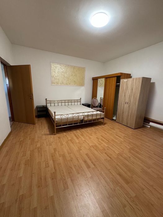 2 camere la casa de inchiriat