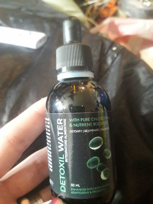 Продавам Detoxil Water