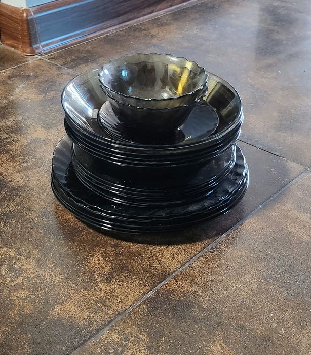 Набор тарелок разного диаметра, подходит для микроволновки и кввртиран