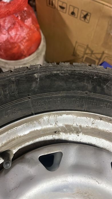 Продам комплект ризина +диски