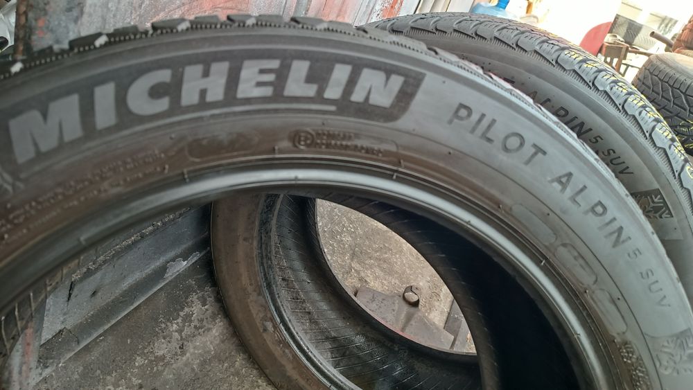 235/55/19 Michelin