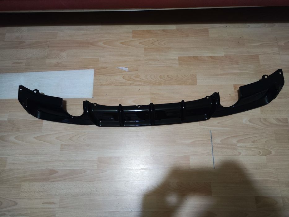 Difuzor bara spate compatibil BMW Seria 3 F30 negru lucios plug and play