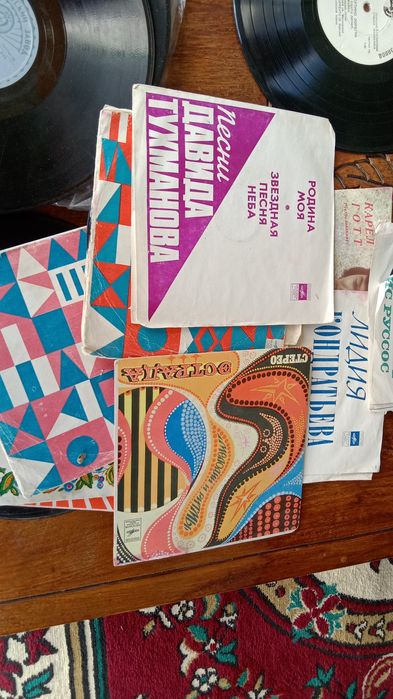 Продам пластинки СCСР 1000 ШТ. РЕТРО.