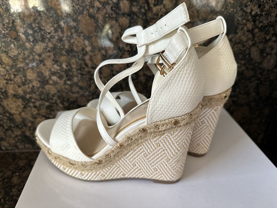 Дамски сандали на платформа Deezee