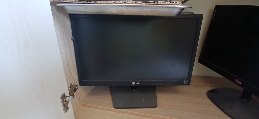 Kompyuter ekran sotiladi