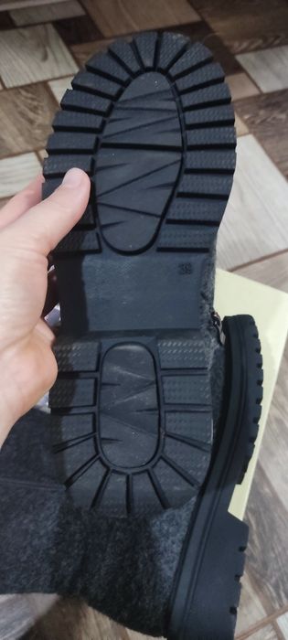 Продам зимние сапожки