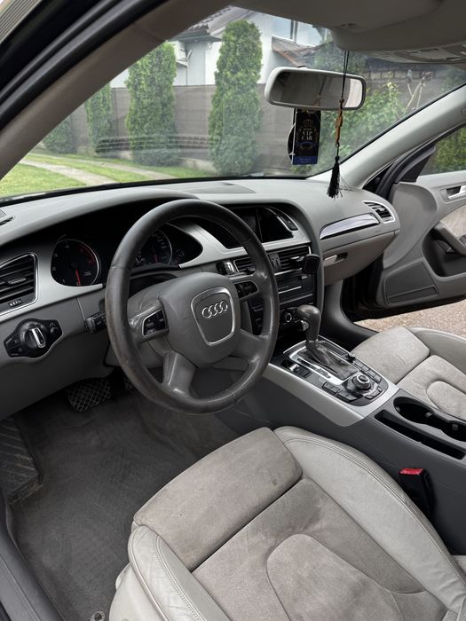 Vând Audi A4 B8.