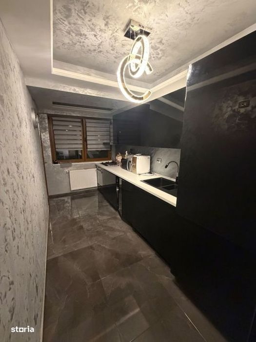 Apartament 3 camere de Inchiriat strada Verii