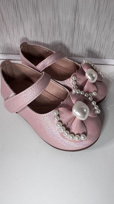 Продам детские туфли