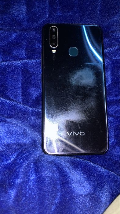 Продается телефон Vivo y17