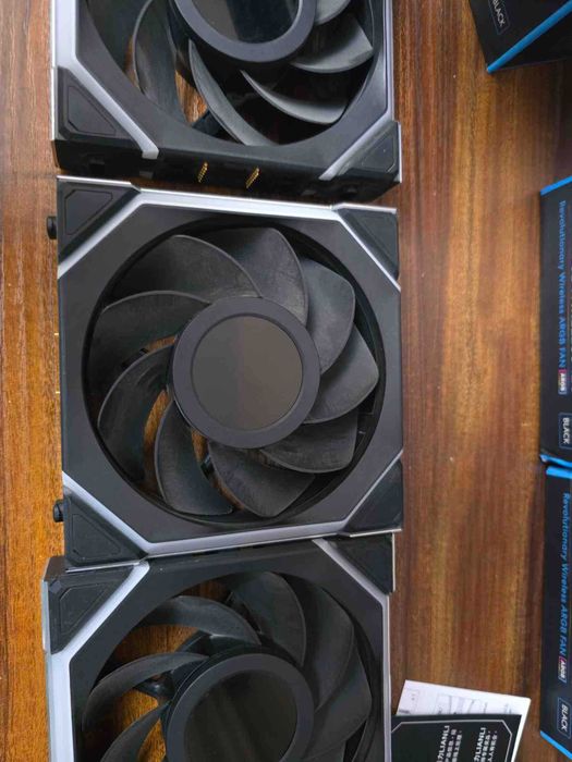 Вентилатори Lian Li Uni Fan SL 120