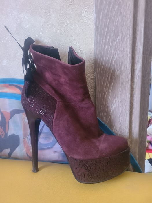 Сапоги на каблуке