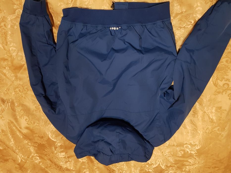 Продаю куртку детскую