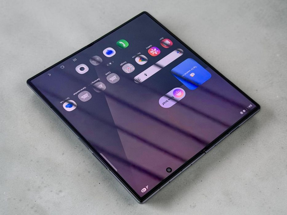 КАТО НОВ! Samsung Galaxy Z Fold 7 5G 256GB Black 45 Заряда! Гаранция!