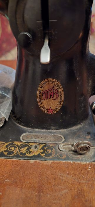 Продаю швейную машинку