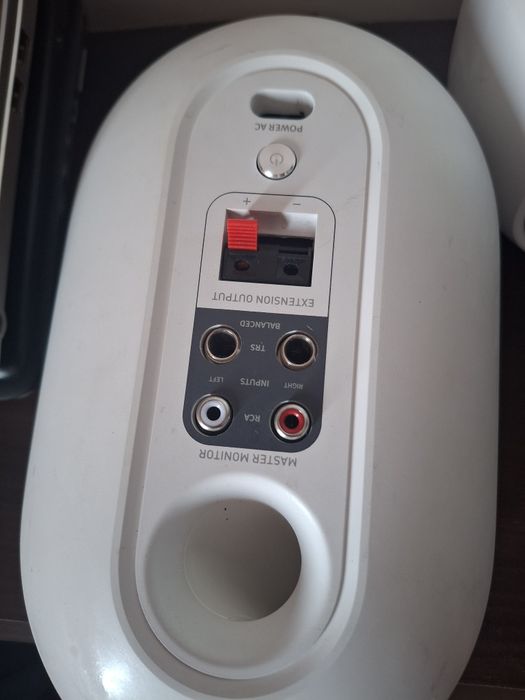 Boxe active JBL one 104
