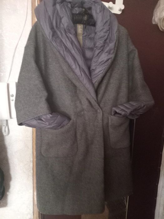 Продам пальто пуховик и ботинки