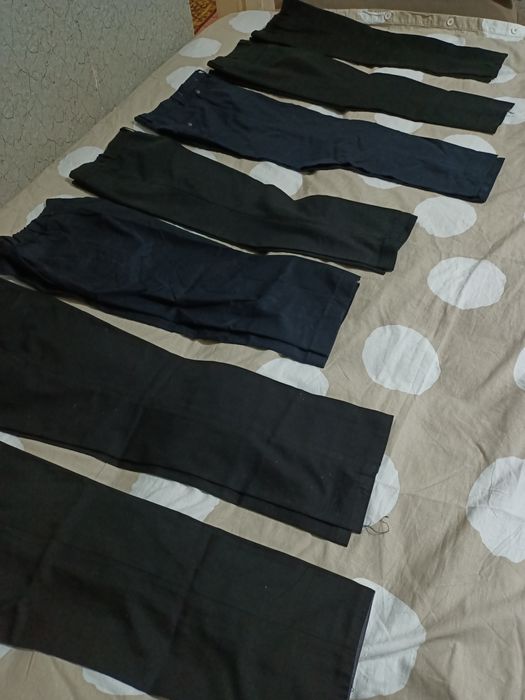 Продам брюки классические школьные