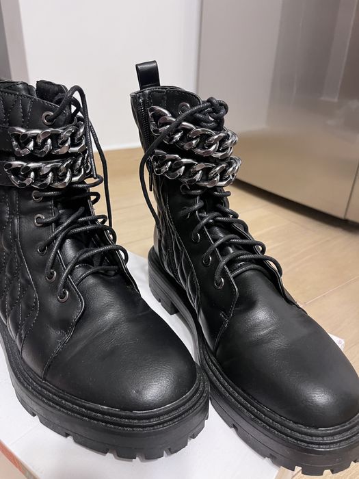 Ghete matlasate Reserved