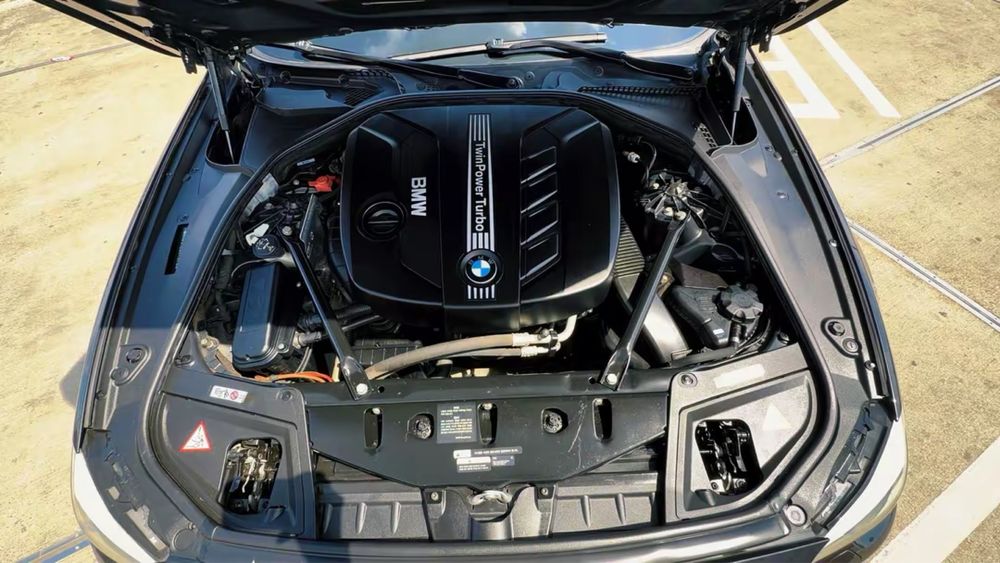 BMW 520d F10 Facelift / Trapa / Ceasuri Digitale / Head-UP / Piele