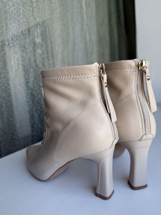 Демосезонные полусапожки