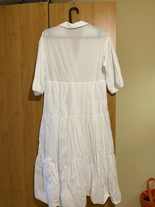 Zara рокля,на цветя или бяла