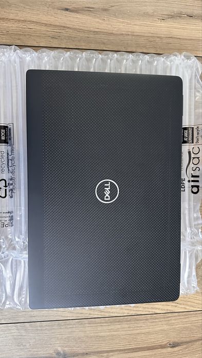 Лаптоп Dell Latudite 7310 FHD 13.3” / Intel i7- 10610U 16GB RAM 256GB SSD / Windows 11 Pro