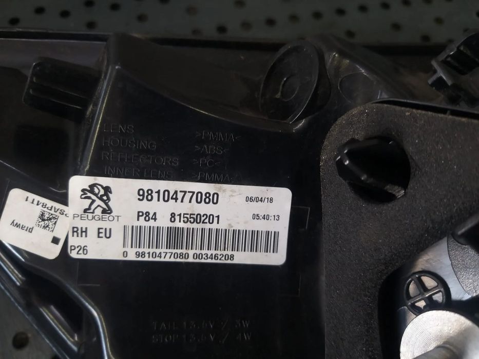 Stop tripla lampa dreapta aripa led peugeot 3008 2 9810477080