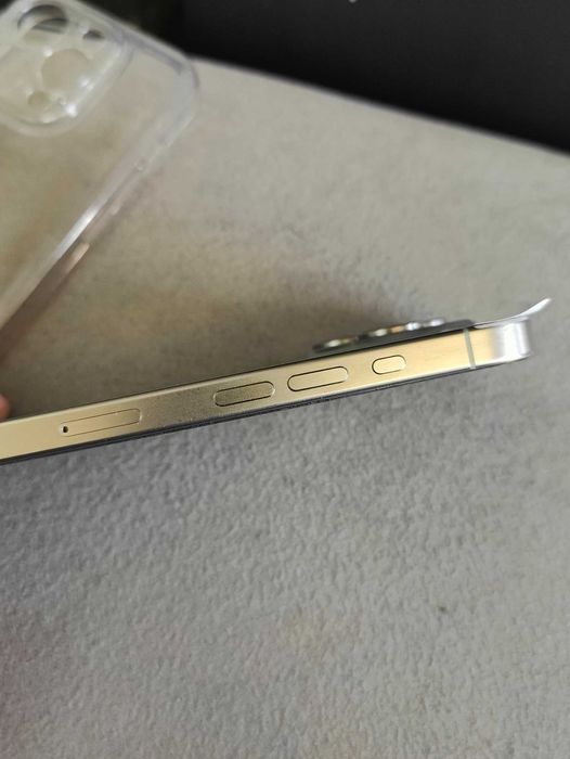 Iphone 15 pro 256gb 85%  Много добро състояние