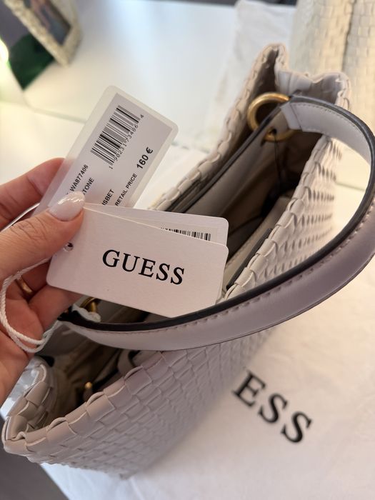 Чанта Guess.