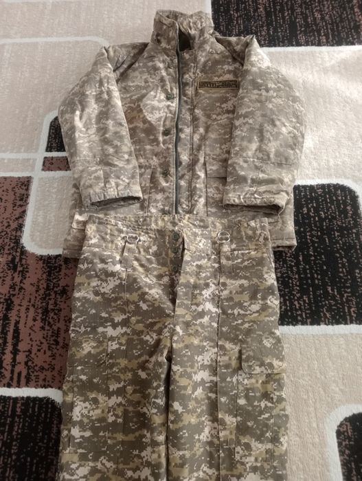 Продам зимнии костюмы