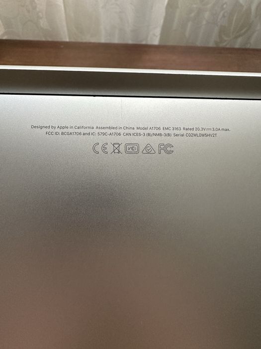 Macbook Pro 13inch touchbar 2017 probleme display