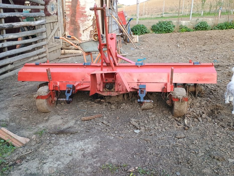 Vând freza agricola