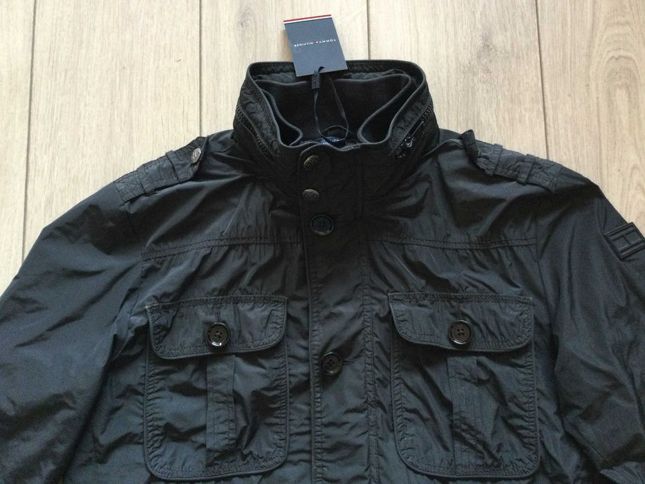 НОВО оригинално черно пролетно - есенно яке TOMMY HILFIGER размер L