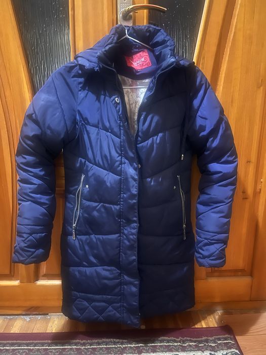 Куртка зимняя для девочек, размер S, б/у