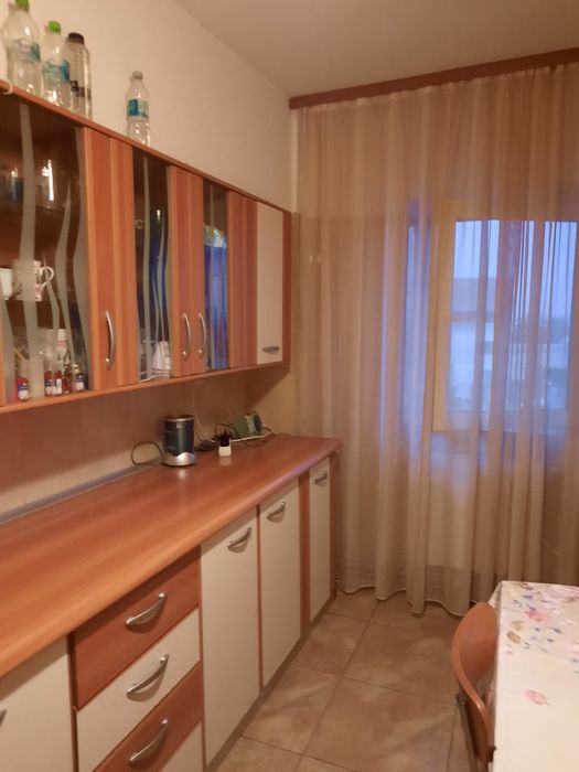 Închiriere apartament 3 camere