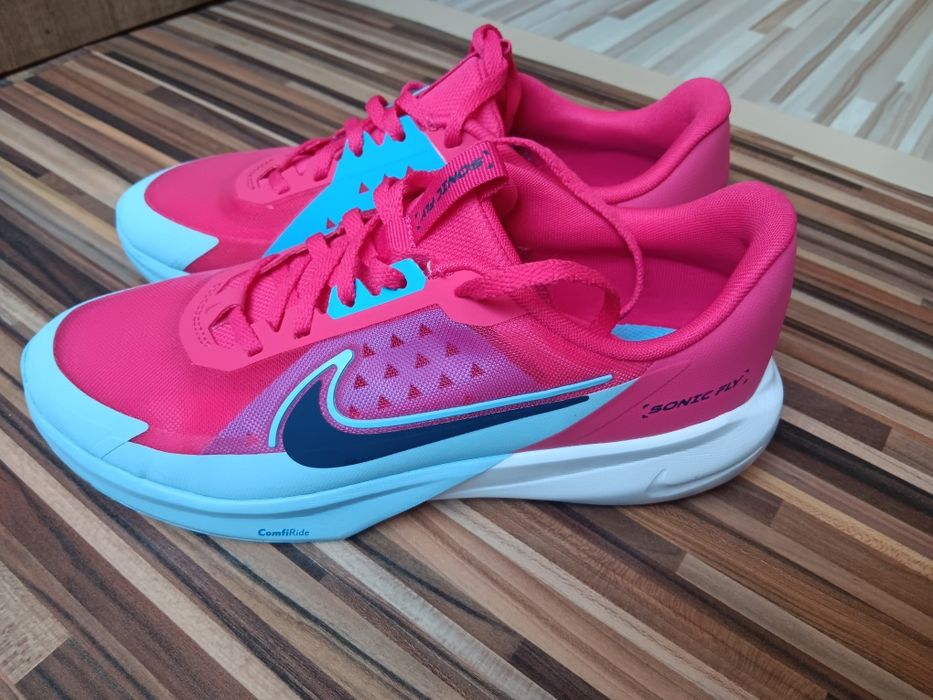 Дамски маратонки Nike Sonic fly