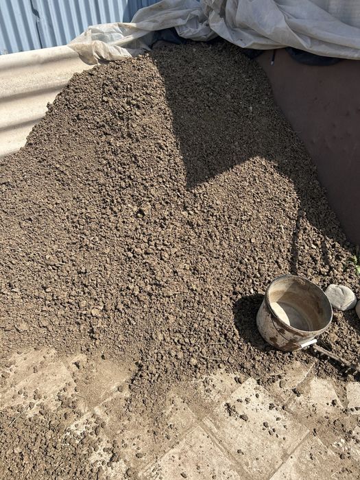 Сухой навоз для удобрение отличный