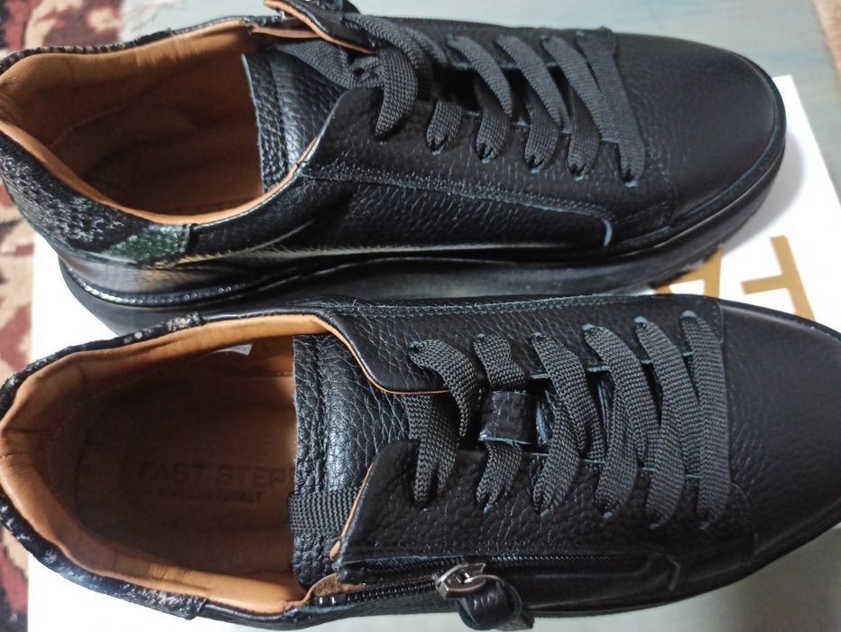 Кожанные Кроссовки 39 размера турция