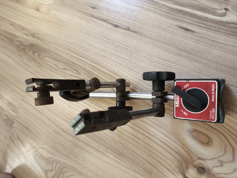 Магнитна основа Mitutoyo 7011sn с магнитна сила 600 N