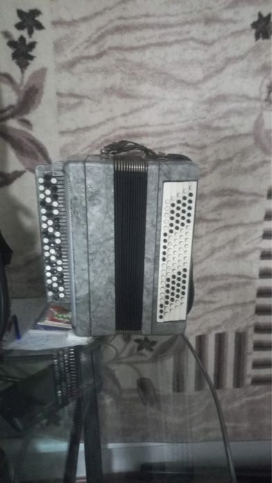 Продам баян идеальное состояник