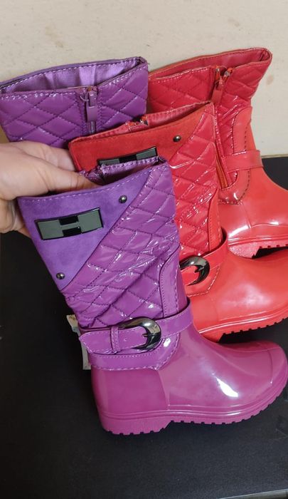 Продается детская обувь