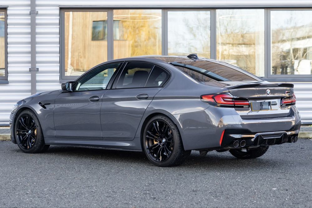 Бмв Г30 Г31 Оребрен Дифузьор / Добавка за задна броня BMW G30 G31
