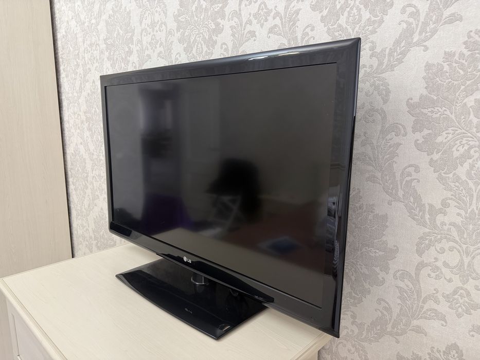 Телевизор LG, в идеальном состоянии