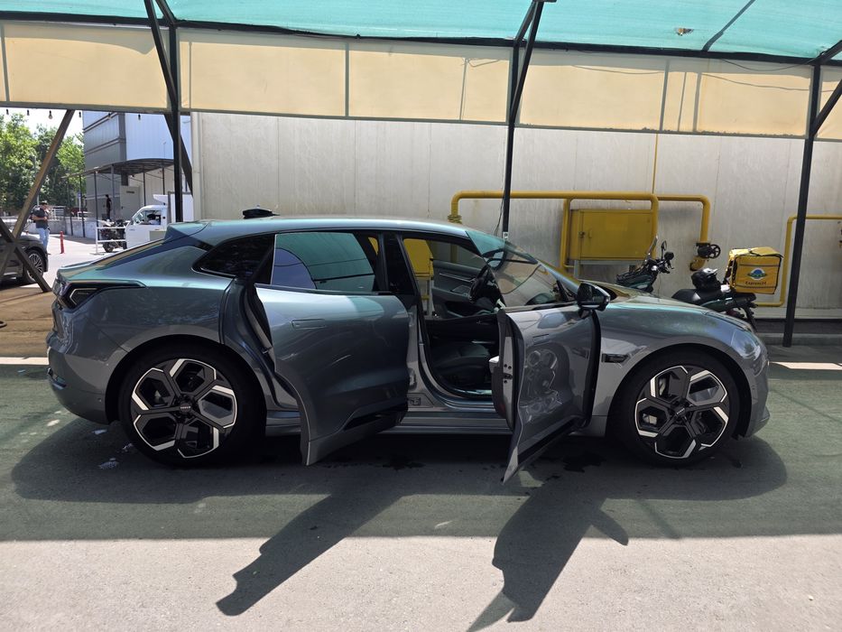 Zeekr 001 you 100кВт(13.000км пробег/2023год)